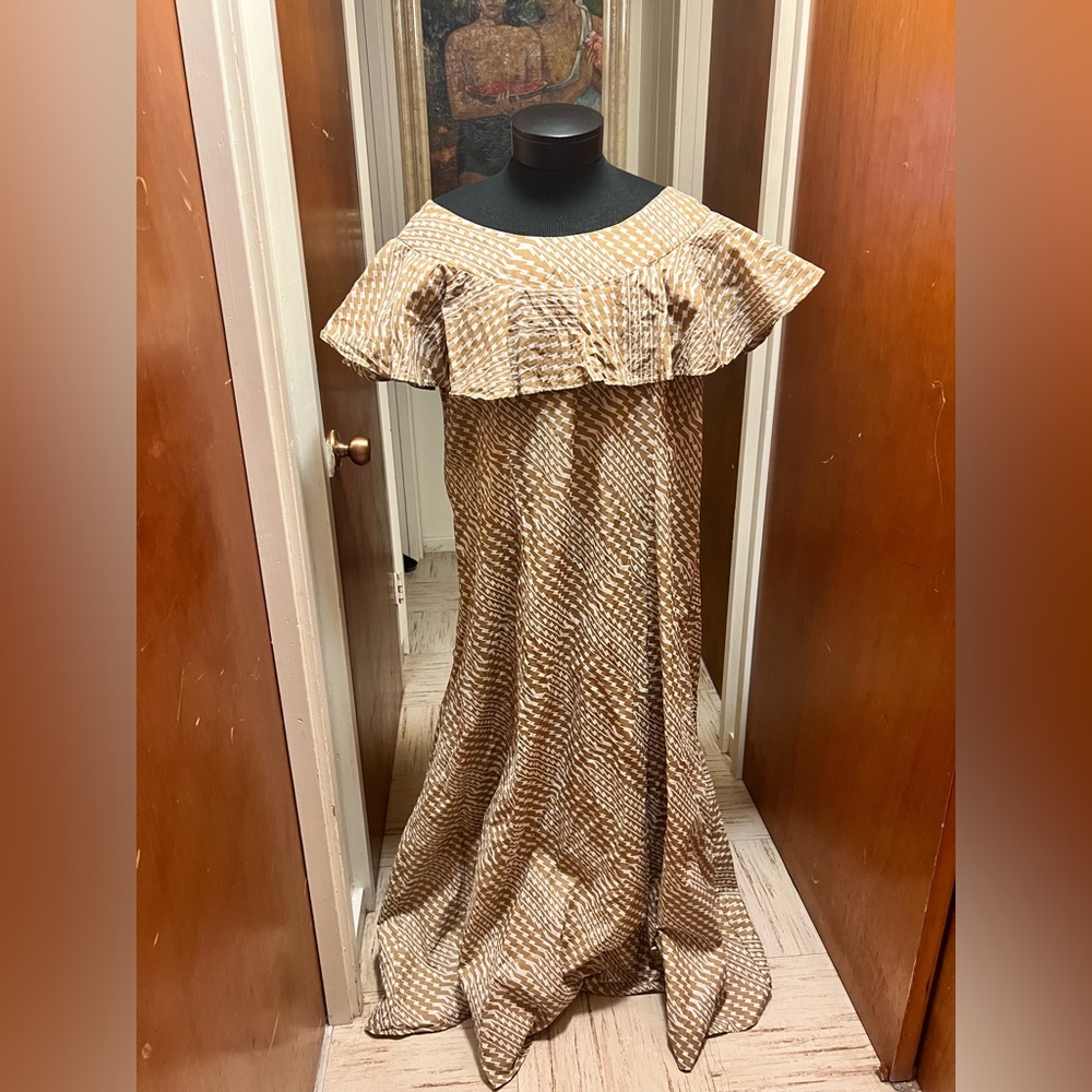 Dezigns by Kamohoalii Muumuu